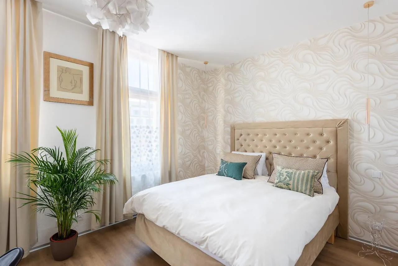 New Modern Apartment 5. Floor Πράγα