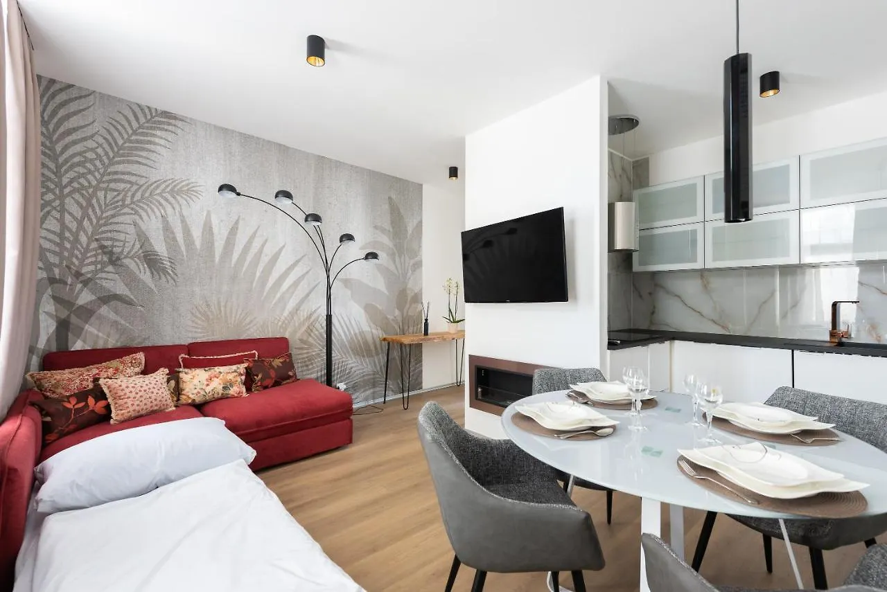 New Modern Apartment 5. Floor Πράγα